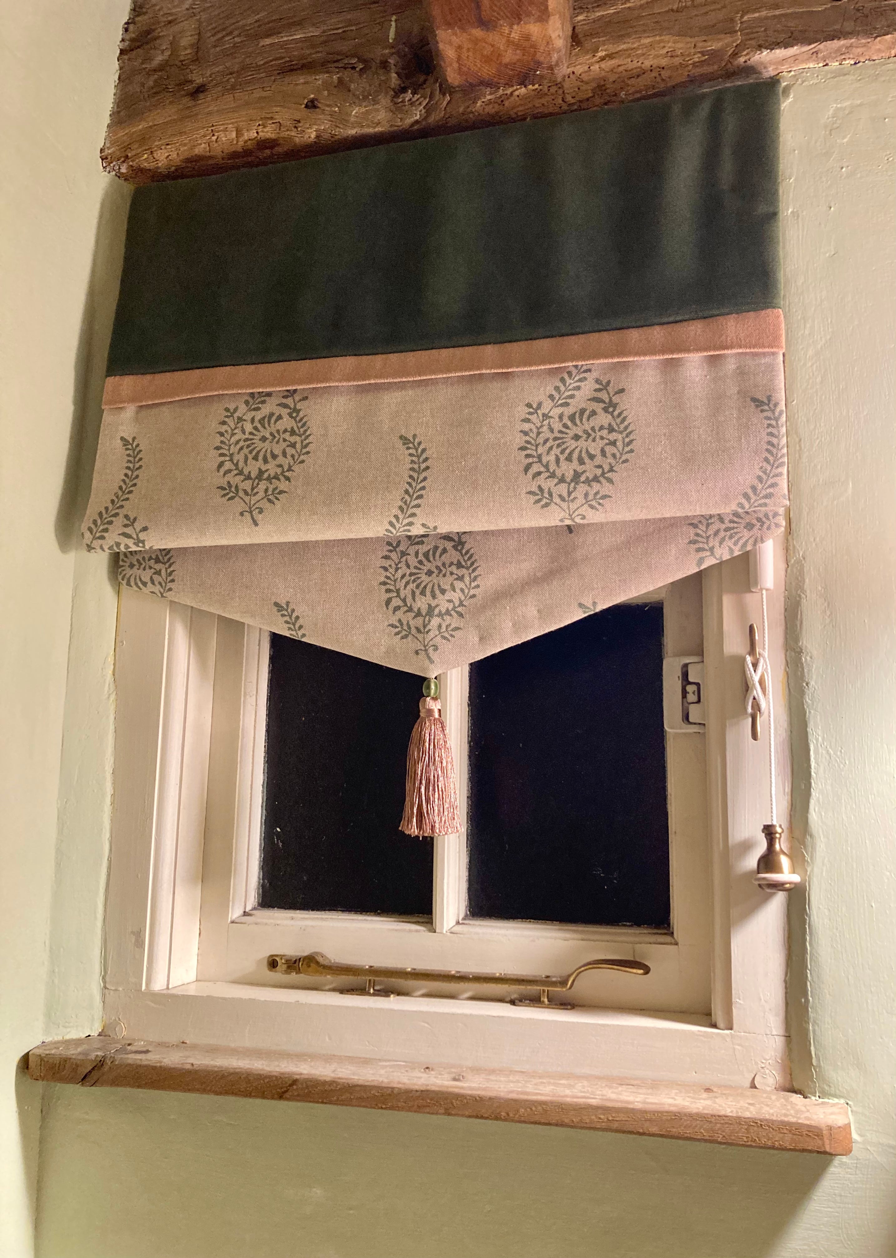 Bathroom Blind Hung